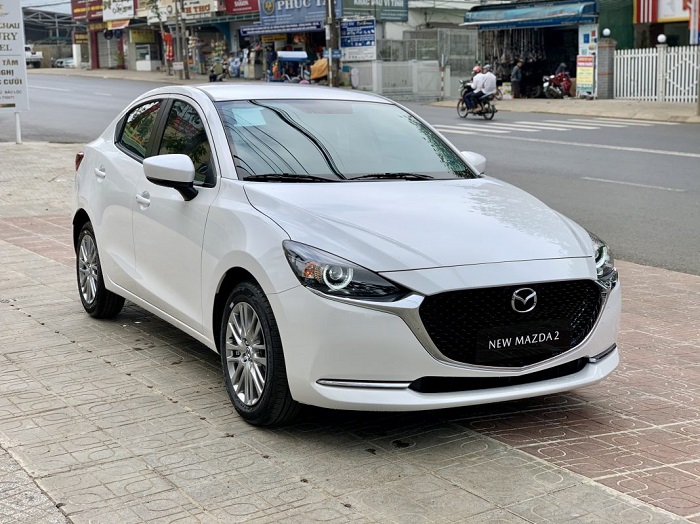 Cho thuê xe 4 chõ Mazda 2 giá rẻ